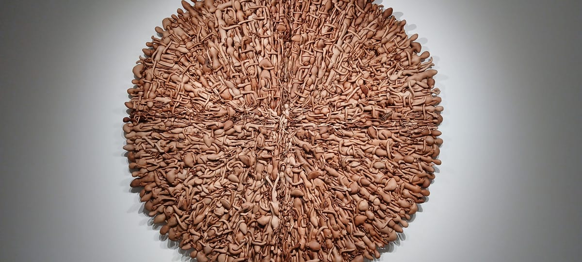 putting on the ريتز & JAX