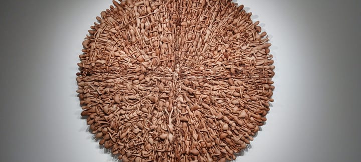 putting on the ريتز & JAX